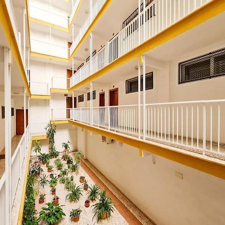 Modern Apartment Right In The Heart Of Benidorm Exterior photo
