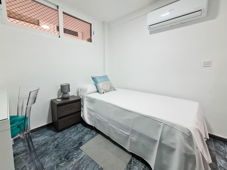 Modern Apartment Right In The Heart Of Benidorm Exterior photo